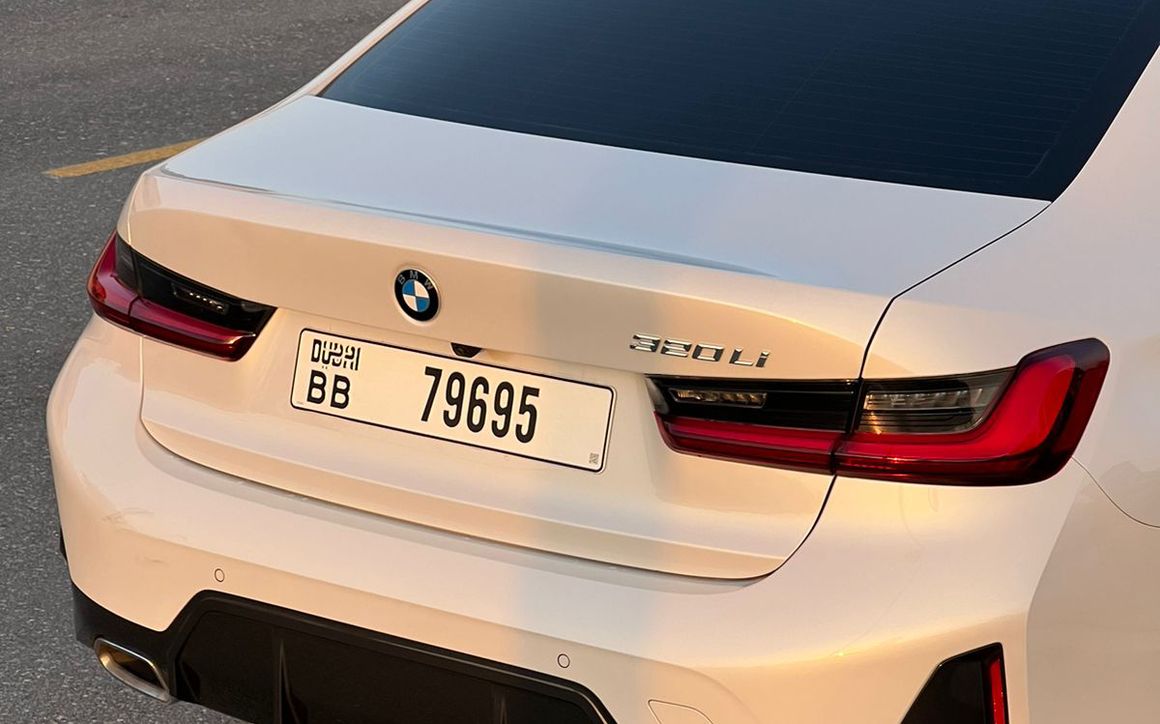 BMW 320 - image 4