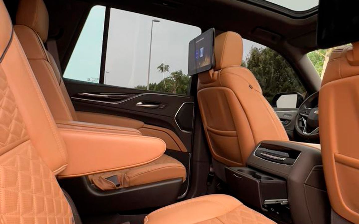 Cadillac Escalade - image 8
