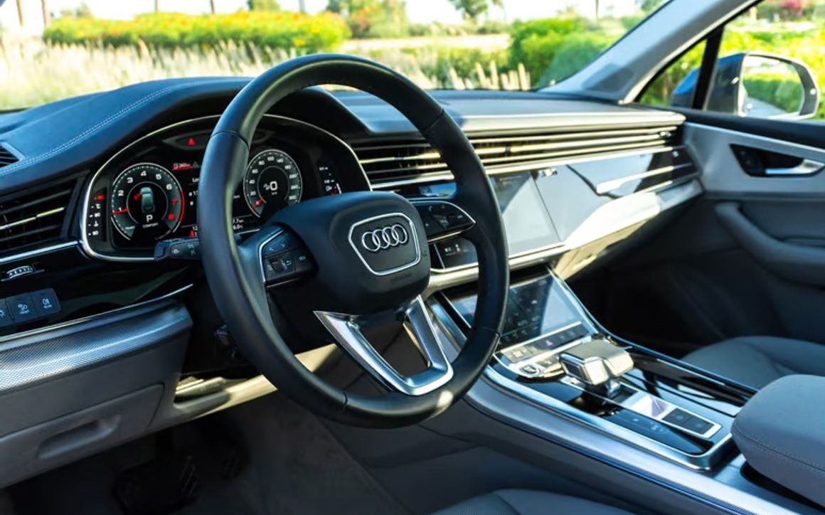 Audi Q7 - image 6