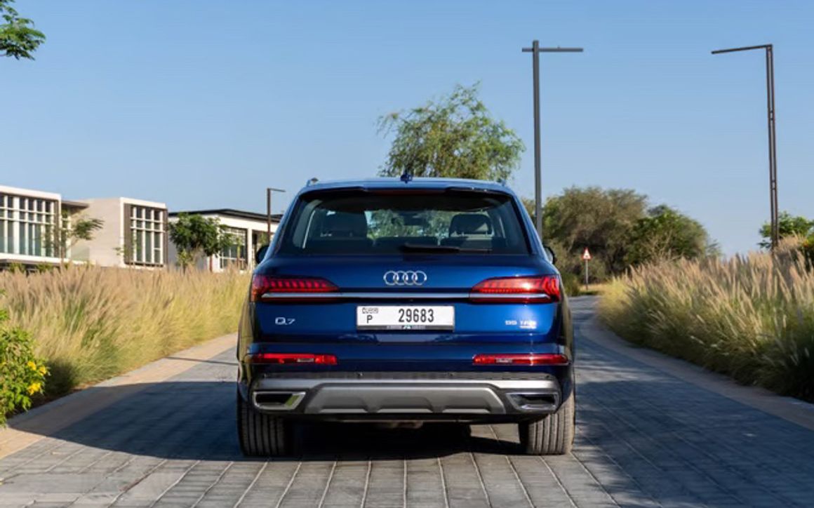 Audi Q7 - image 5
