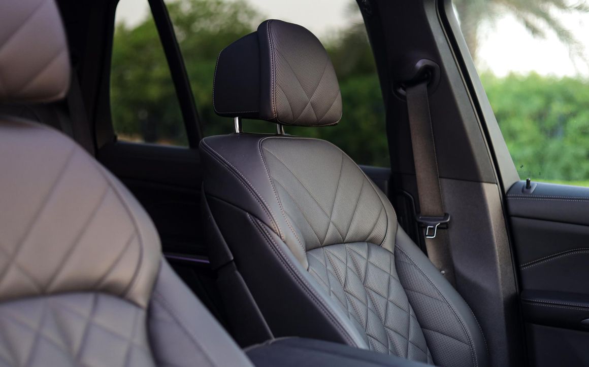 BMW X5 M50i - image 14