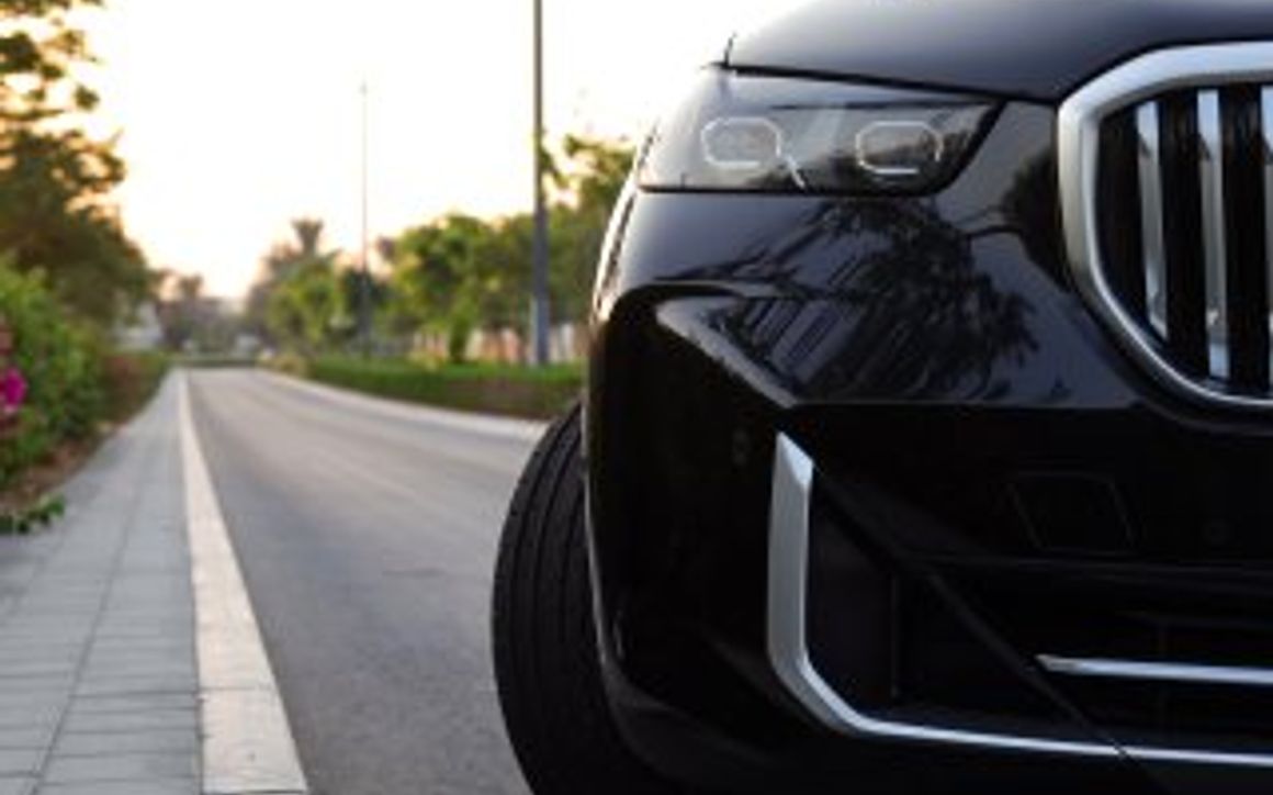 BMW X5 M50i - image 3