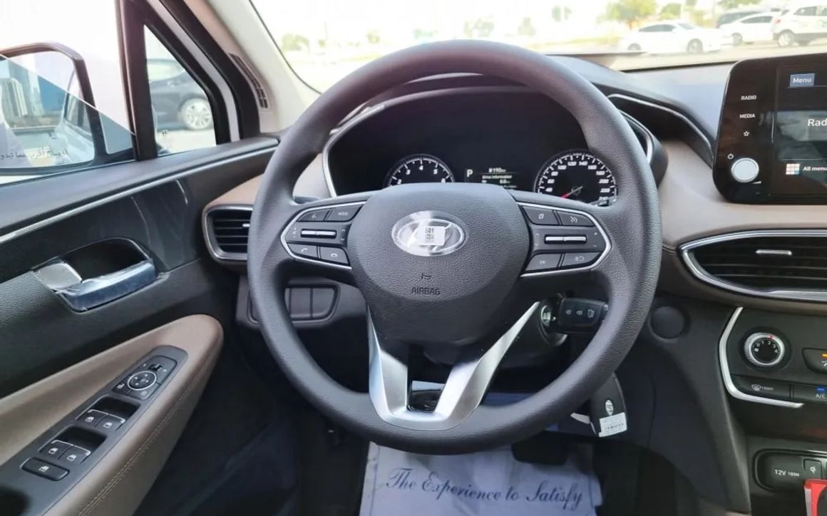 HYUNDAI SANTA FE - image 4