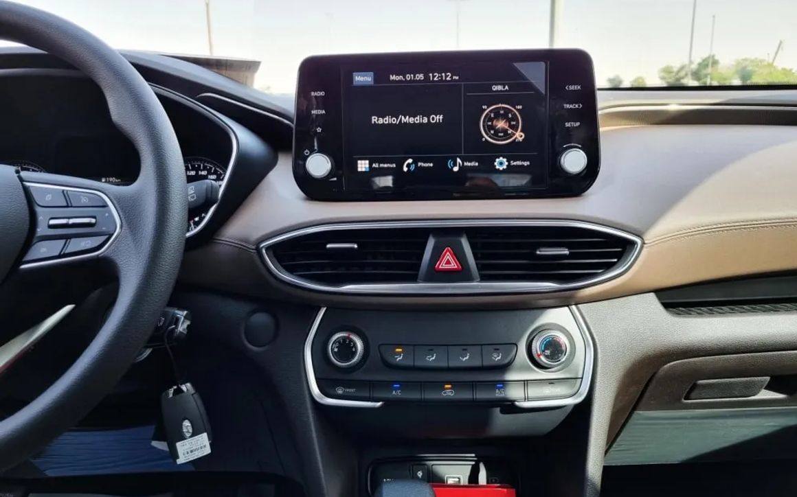 HYUNDAI SANTA FE - image 7