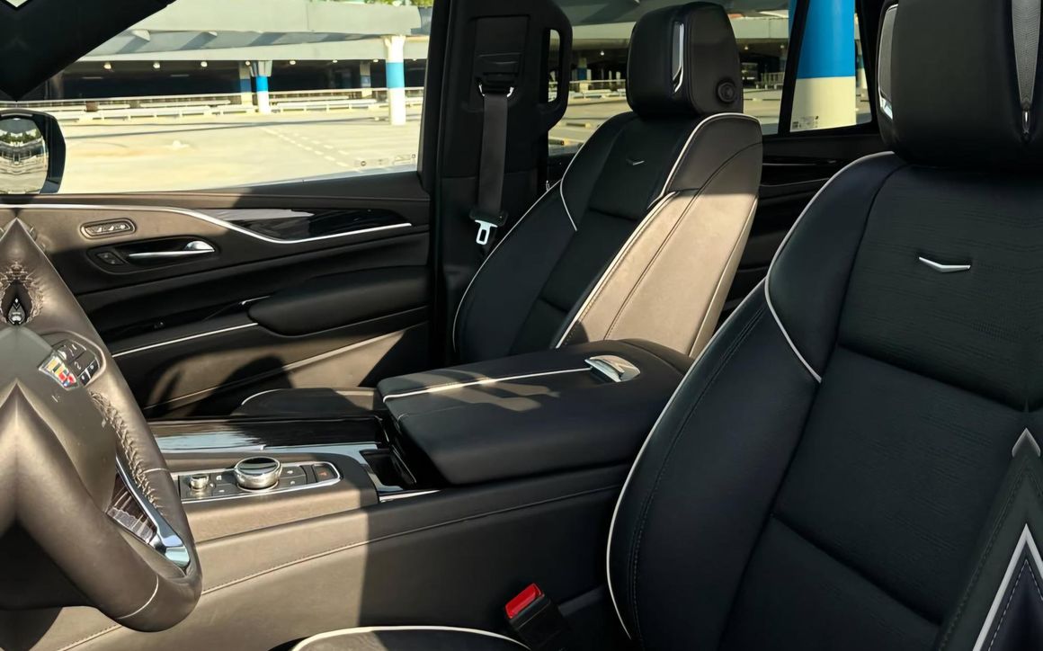 CADILLAC ESCALADE - image 13