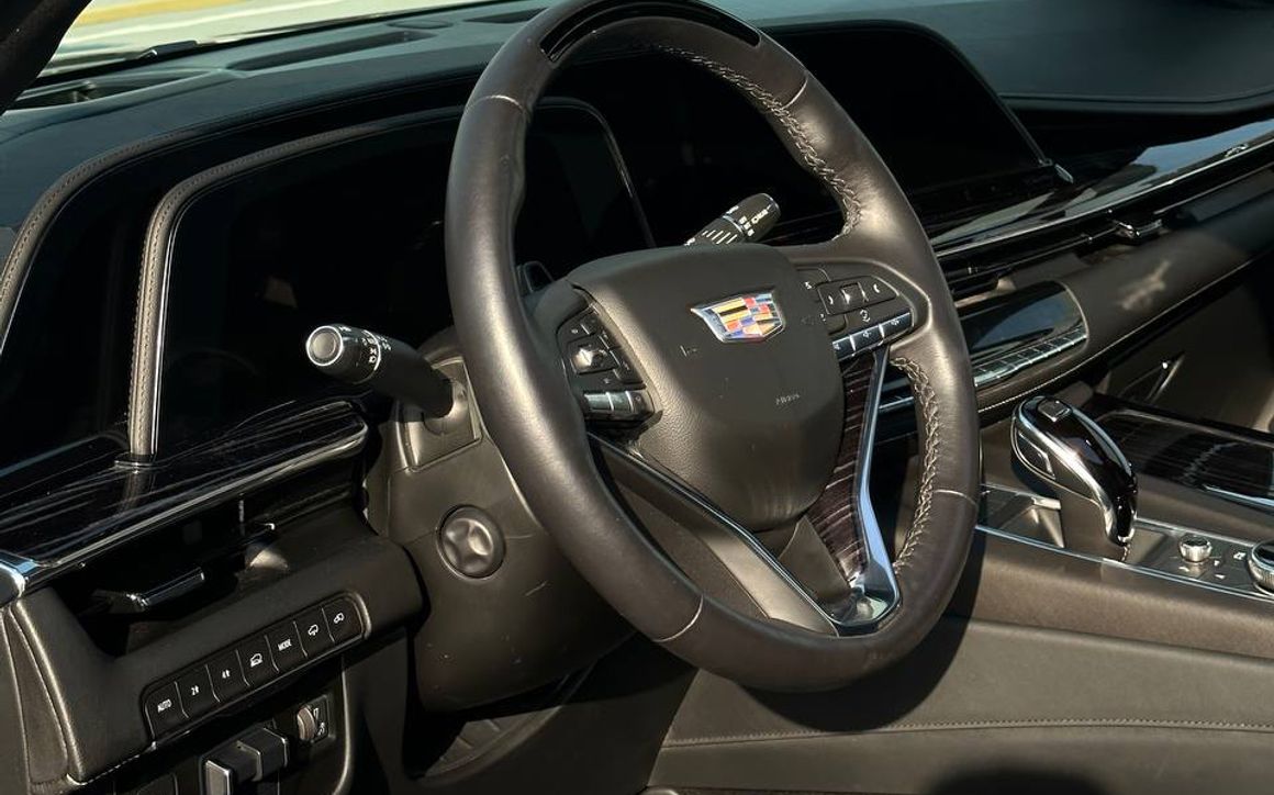 CADILLAC ESCALADE - image 10
