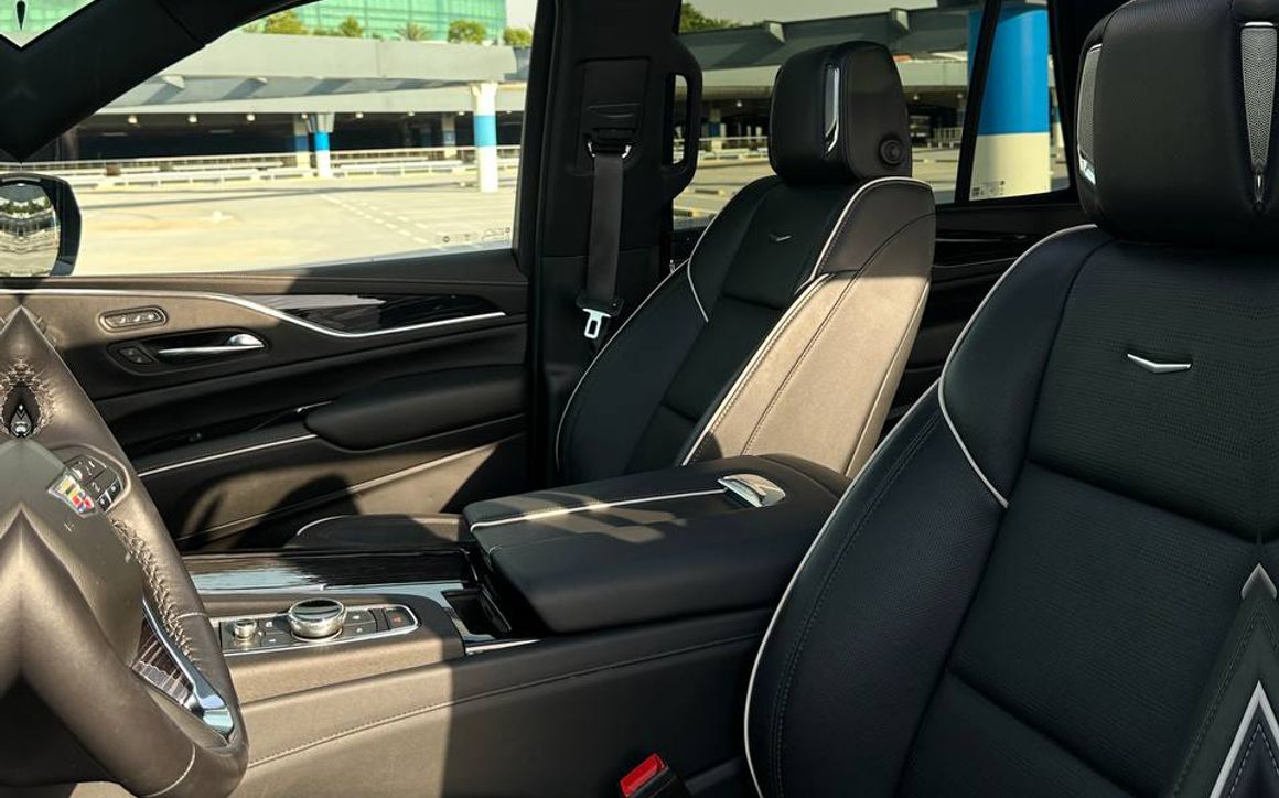 CADILLAC ESCALADE - image 17