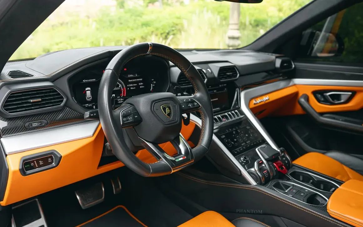 LAMBORGHINI URUS - image 7