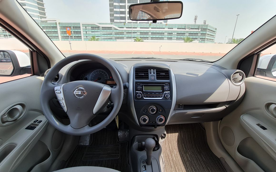 Nissan Sunny - image 8