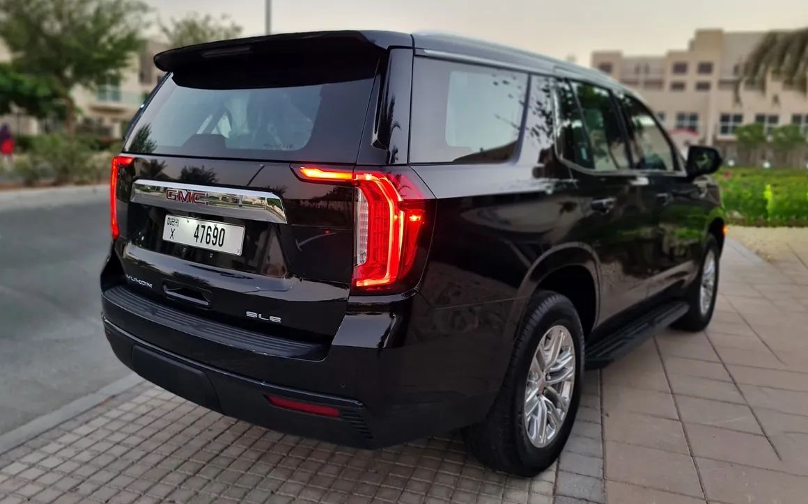 GMC YUKON - image 3