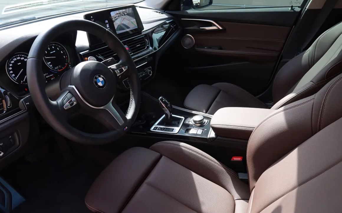 BMW 120i M Sport - image 6