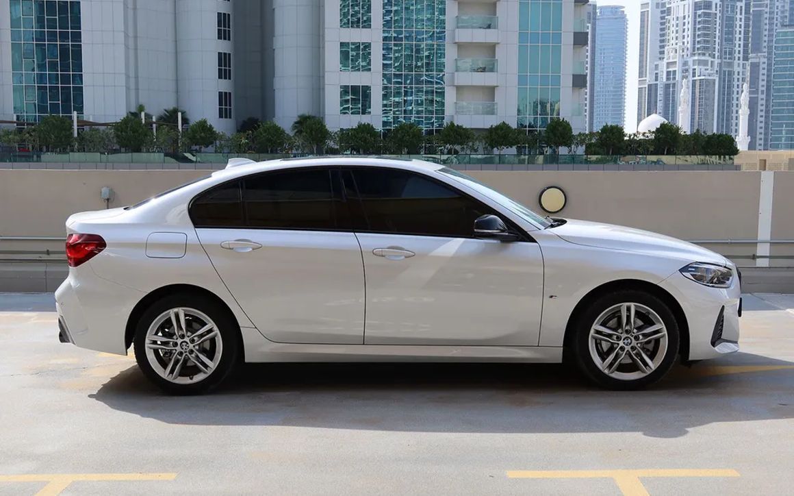 BMW 120i M Sport - image 2