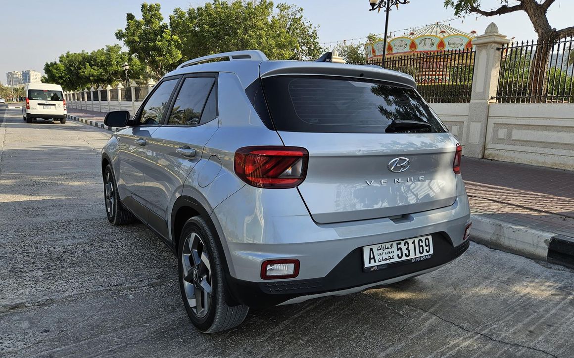 Hyundai Venue - image 4