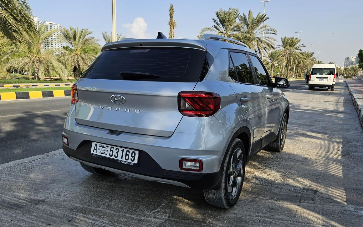 Hyundai Venue - image 5