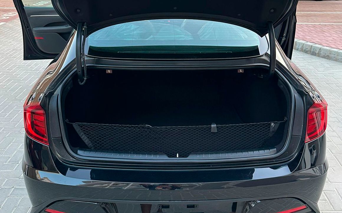 Hyundai Sonata - image 5