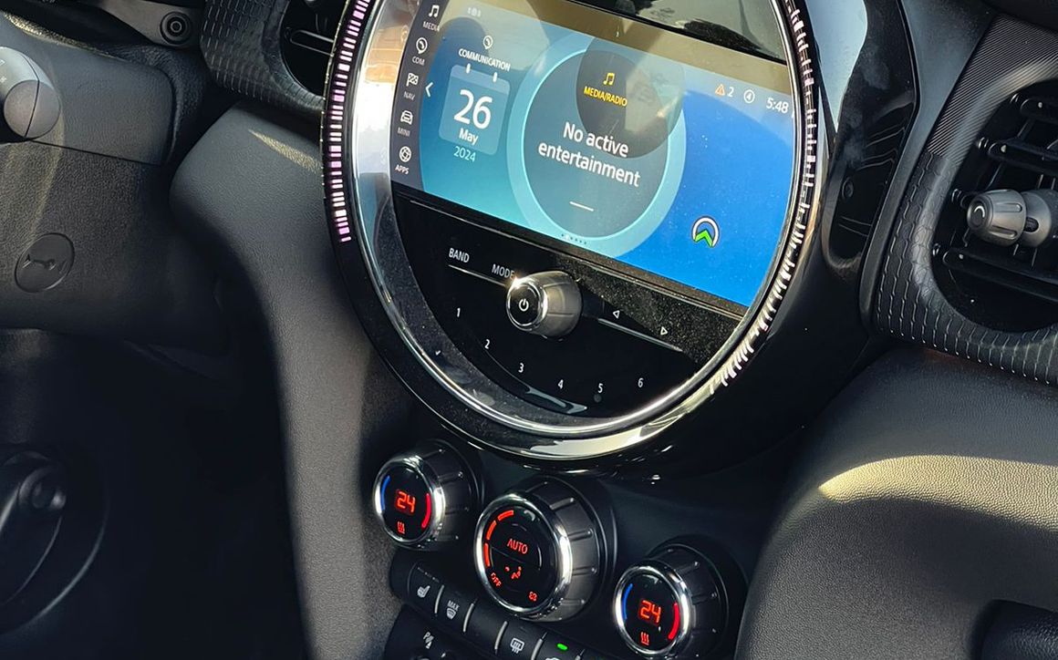 MINI COOPER - image 7
