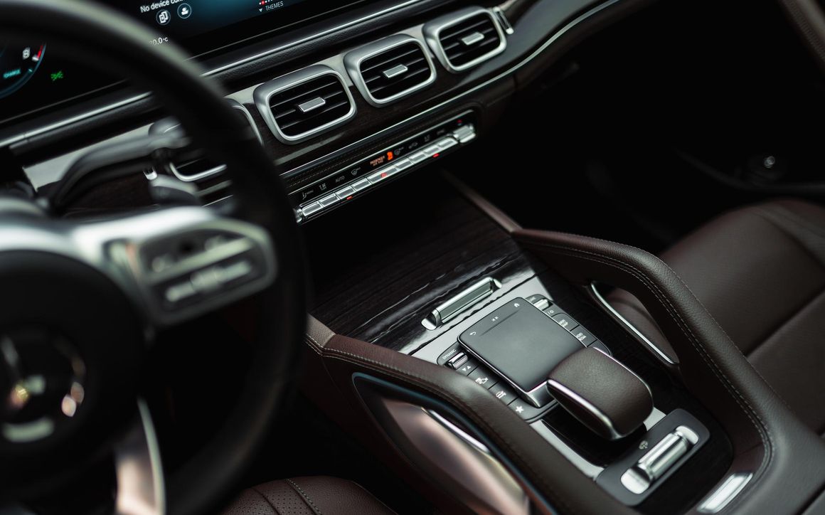 MERCEDES GLS - image 11
