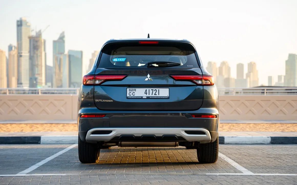 MITSUBISHI OUTLANDER (2025) - image 5