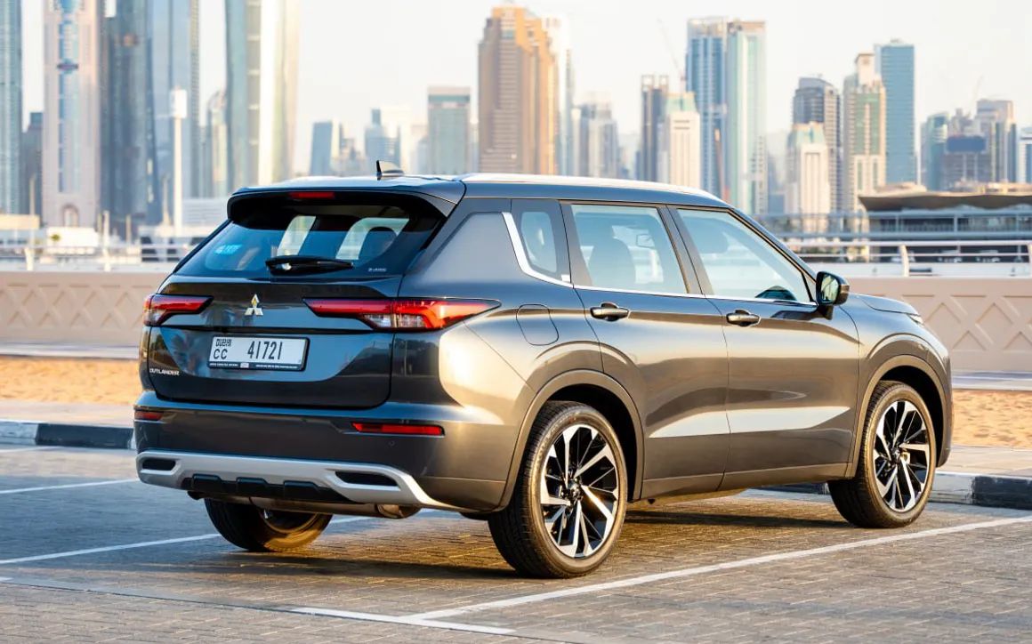 MITSUBISHI OUTLANDER (2025) - image 6