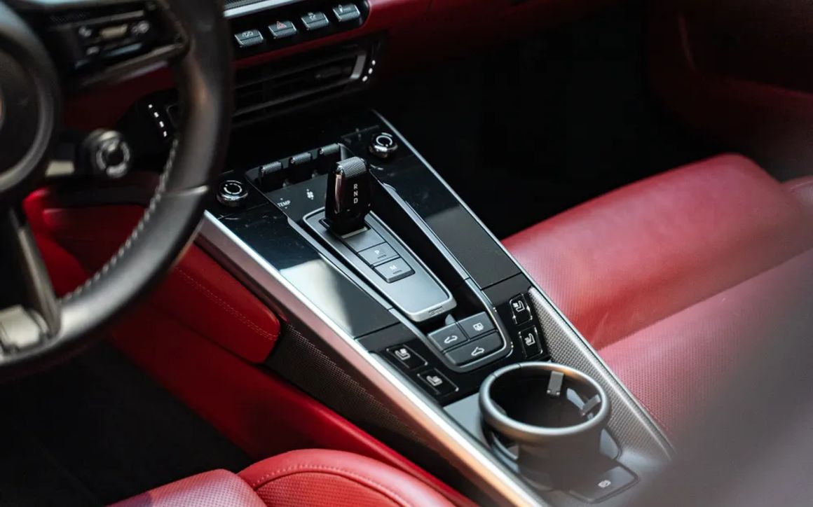 PORSCHE 911 TURBO S - image 16