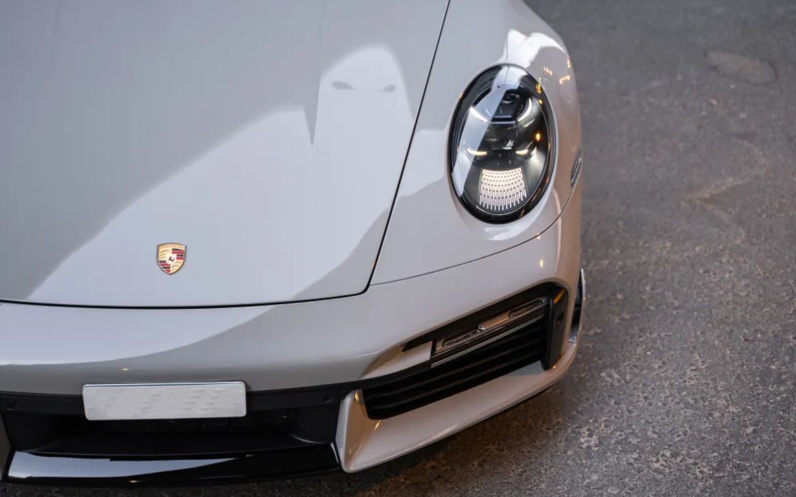 PORSCHE 911 TURBO S - image 8