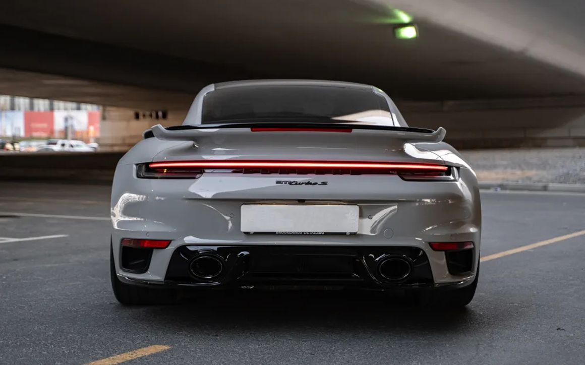 PORSCHE 911 TURBO S - image 5