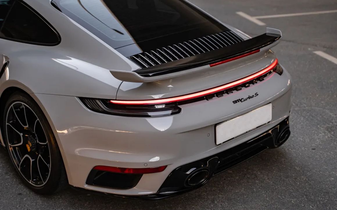 PORSCHE 911 TURBO S - image 9