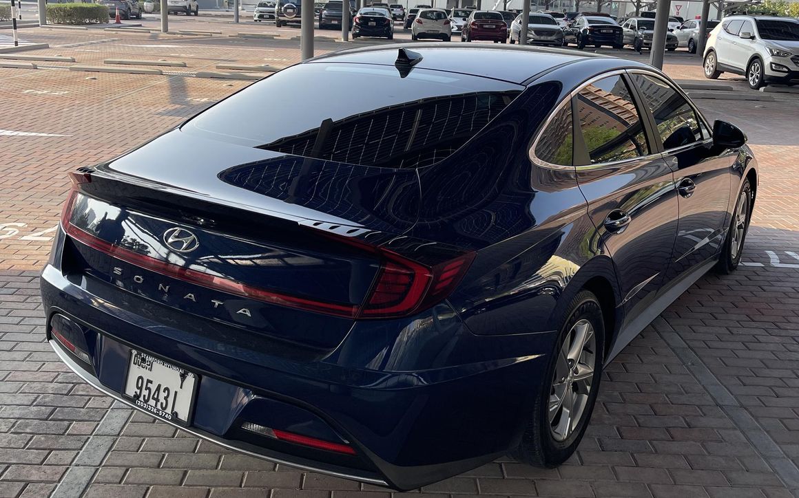 Hyundai Sonata SE - image 7
