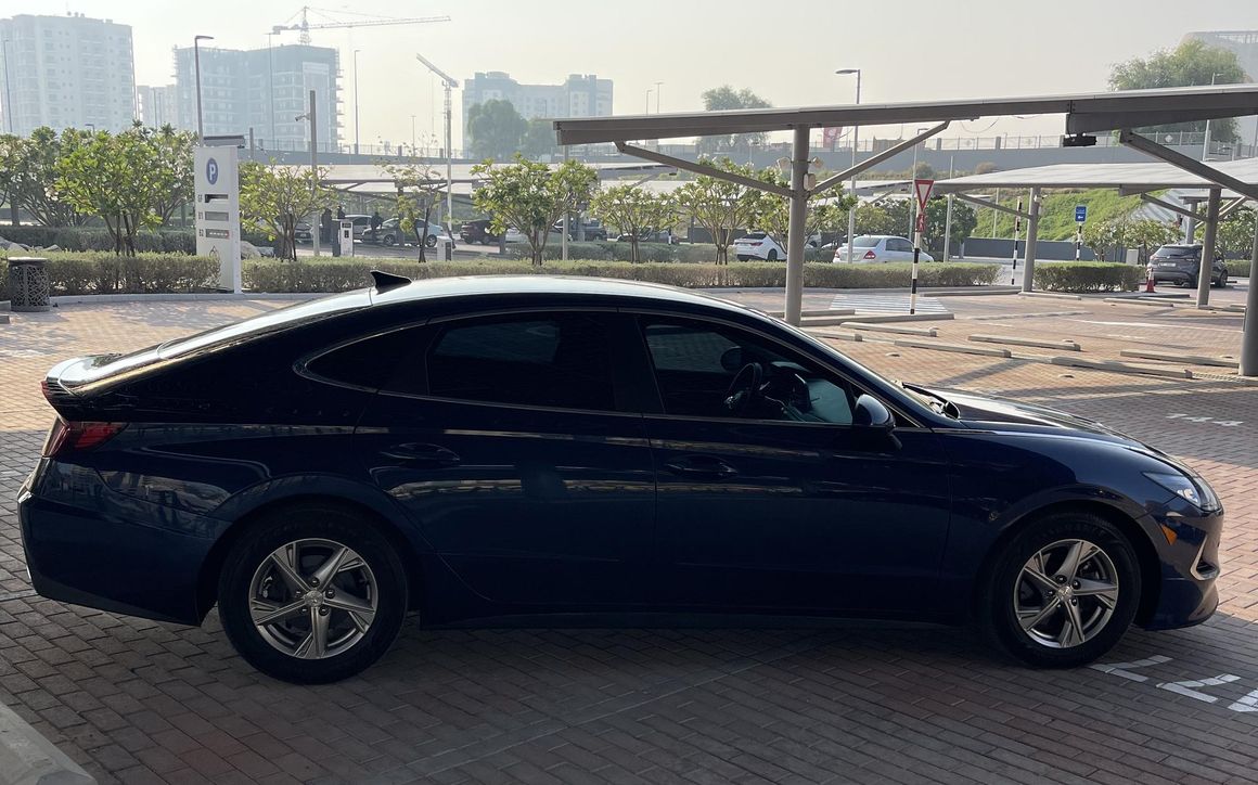 Hyundai Sonata SE - image 5