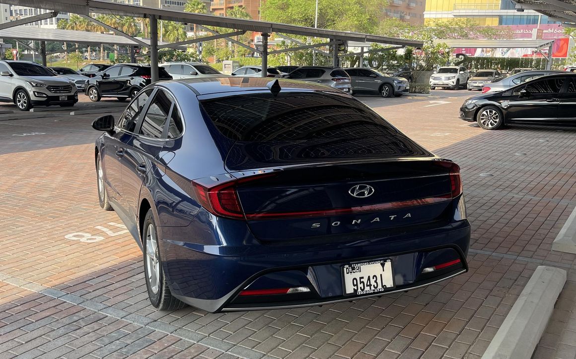 Hyundai Sonata SE - image 6