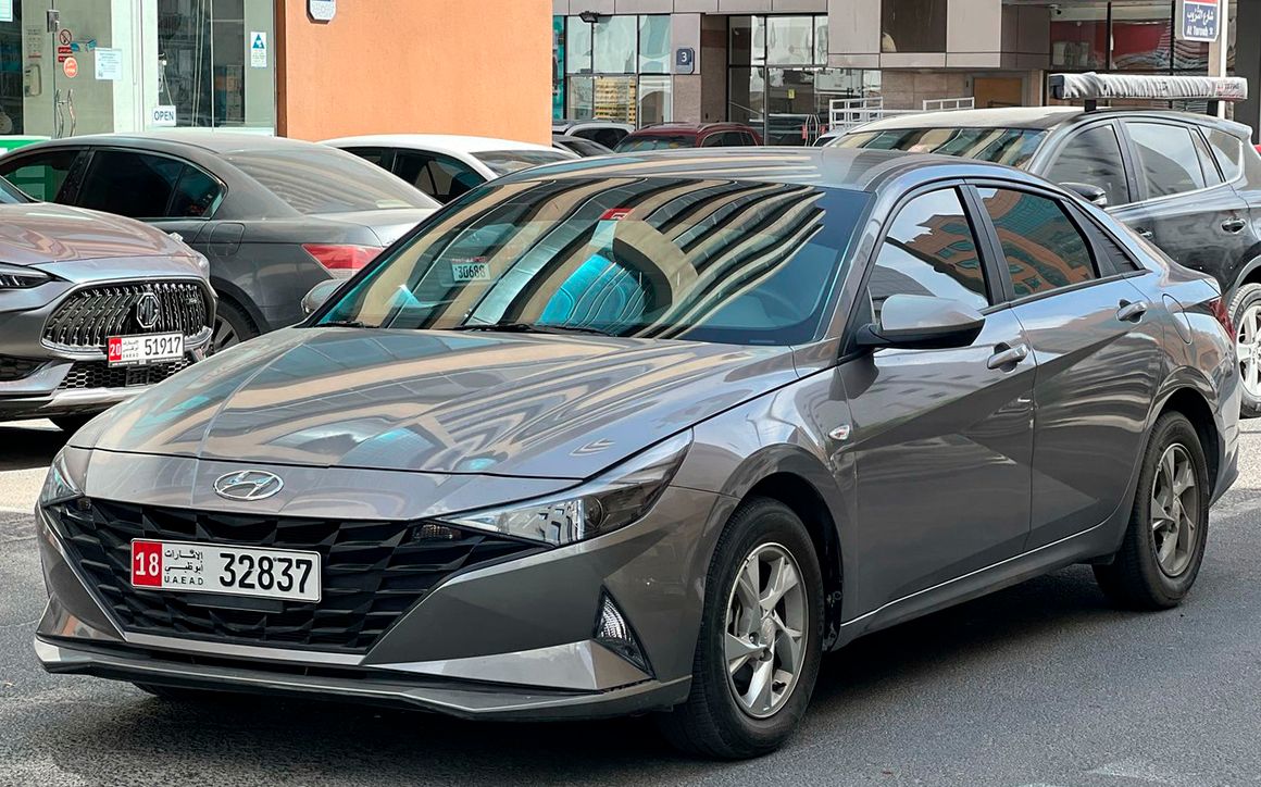 HYUNDAI ELANTRA - image 1