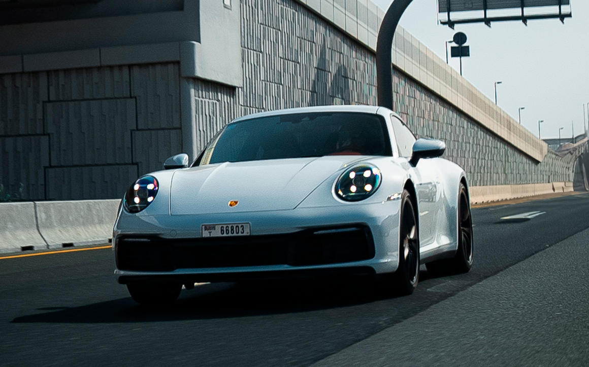 PORSCHE 911 - image 2
