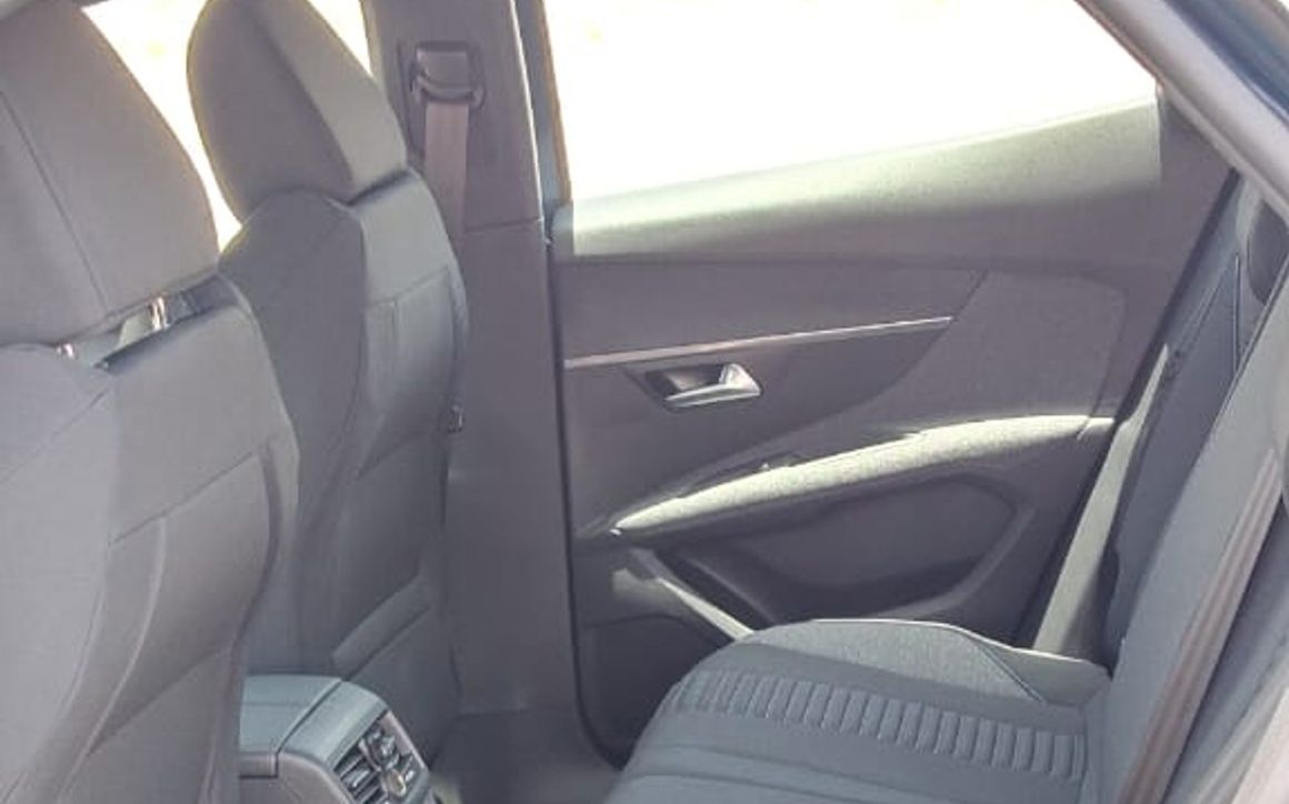 Peugeot 3008 - image 13