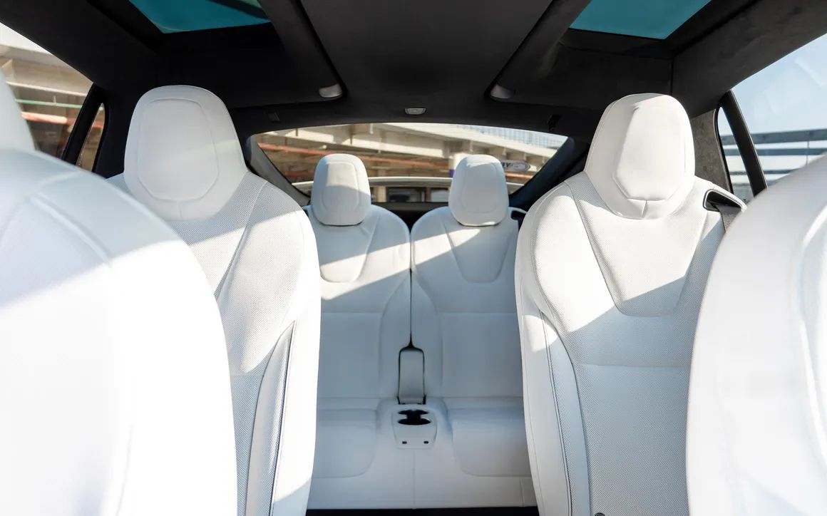 Tesla Model X - image 12