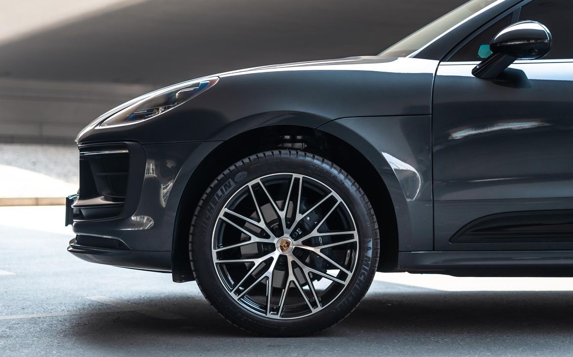 Porsche Macan - image 8