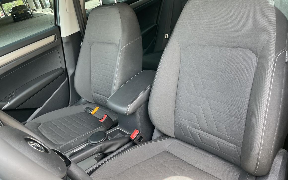 Volkswagen Passat - image 8