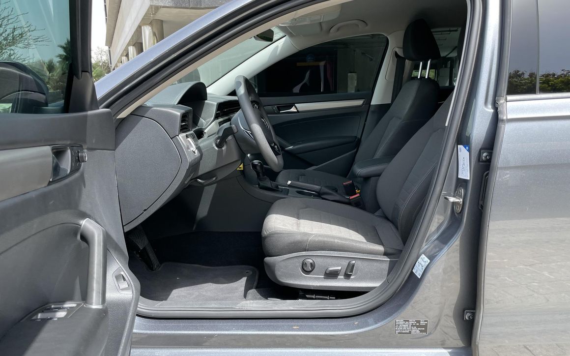 Volkswagen Passat - image 6