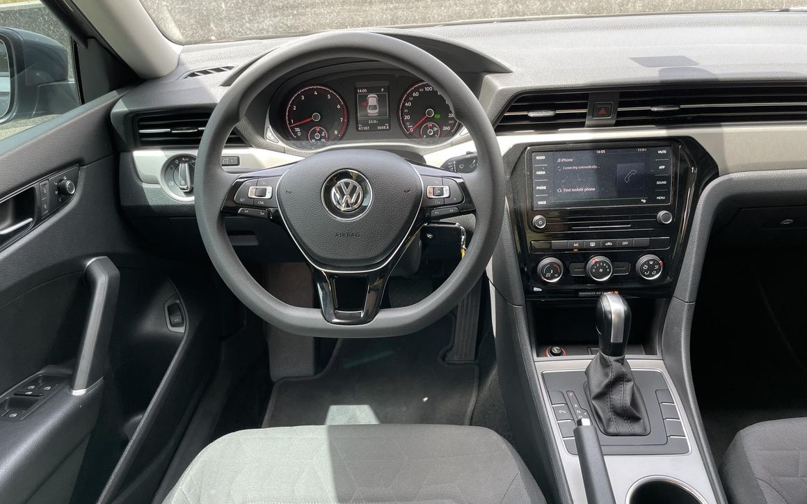 Volkswagen Passat - image 7