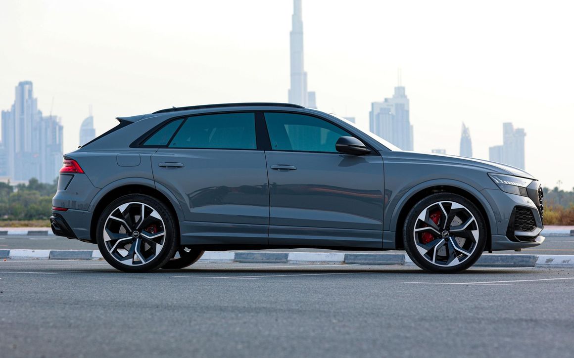 Audi RSQ8 Gray - image 6