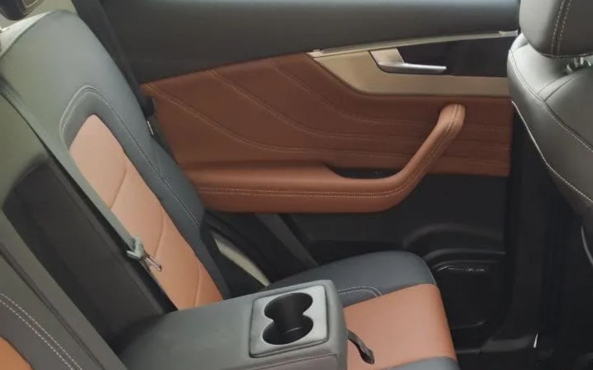 JETOUR X70 - image 5