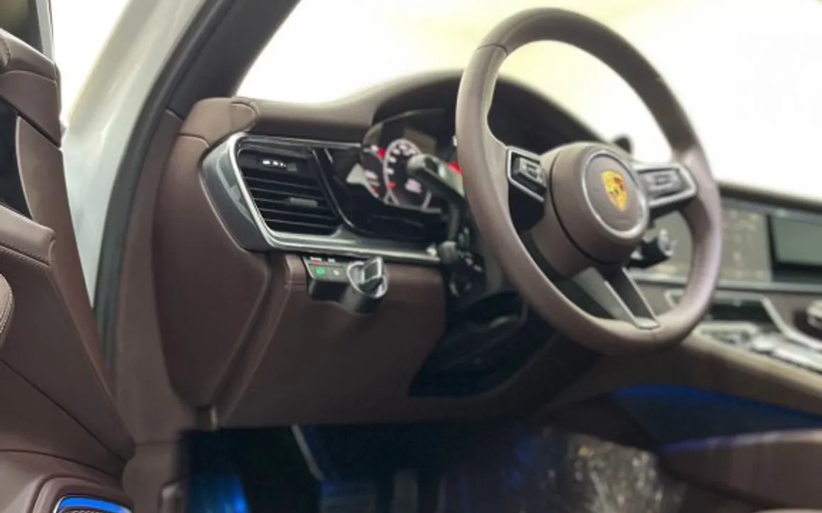PORSCHE PANAMERA - 2023 - image 7