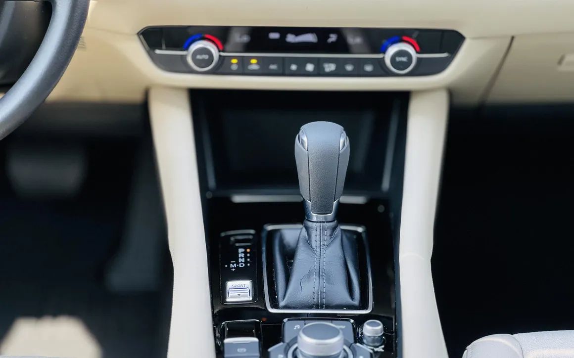 MAZDA 6 - image 8