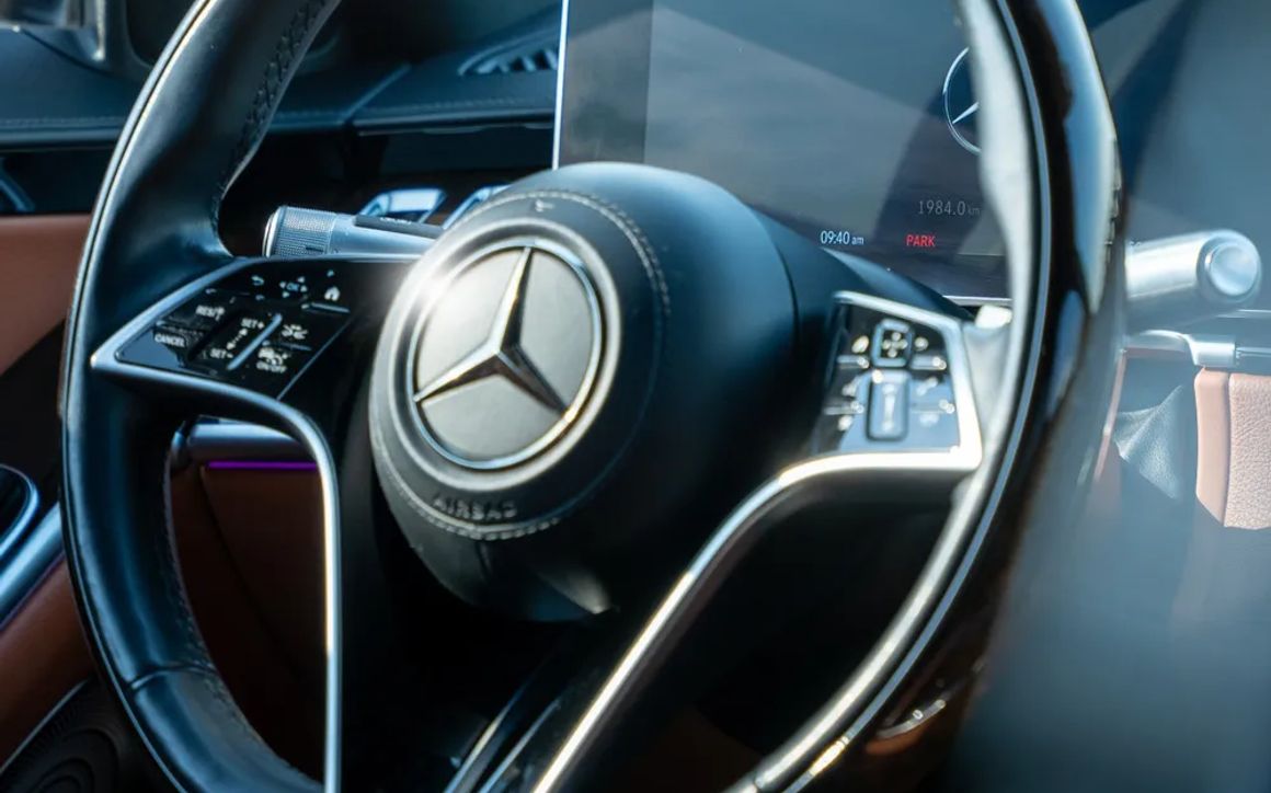 Mercedes Benz S500 - image 8