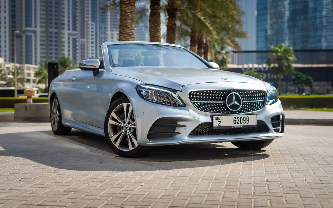Mercedes C200 Convertible - image 4