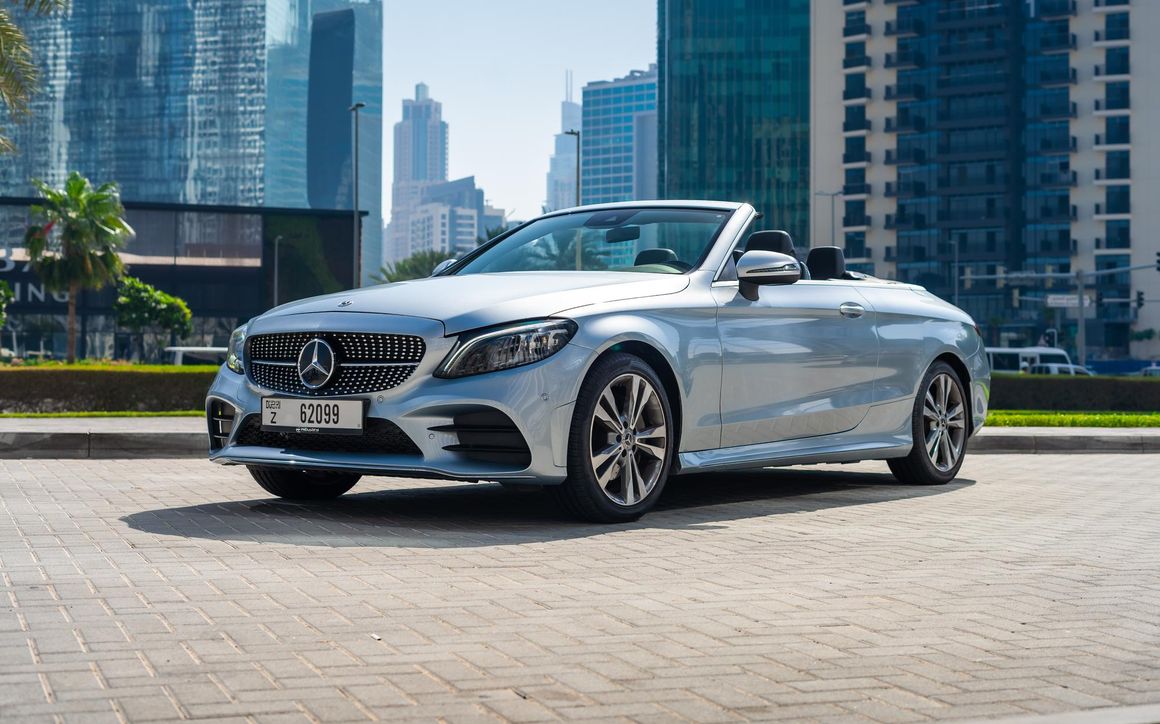 Mercedes C200 Convertible - image 7