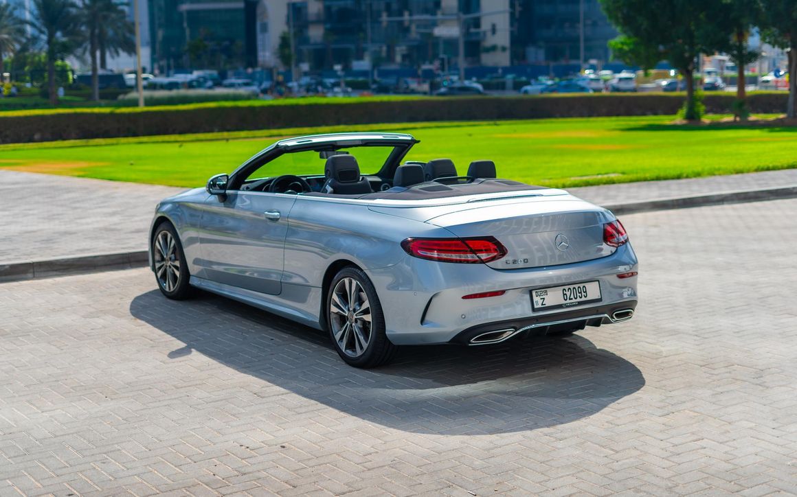 Mercedes C200 Convertible - image 8