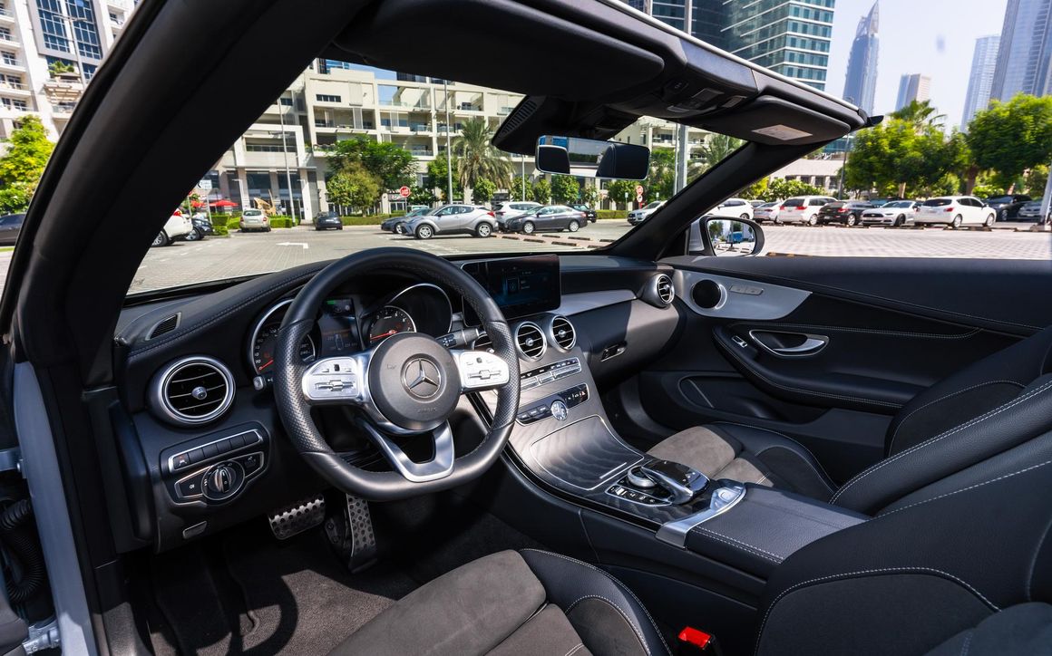 Mercedes C200 Convertible - image 15