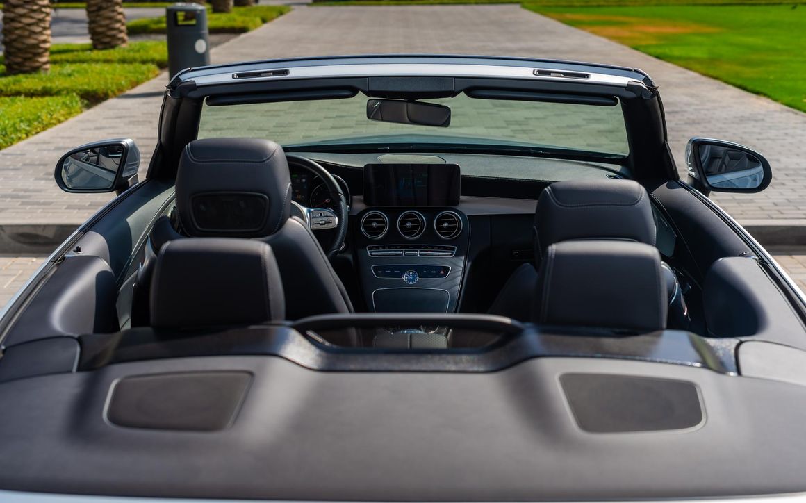 Mercedes C200 Convertible - image 19