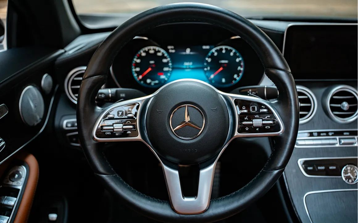 Mercedes-Benz C300 Convertible - image 12