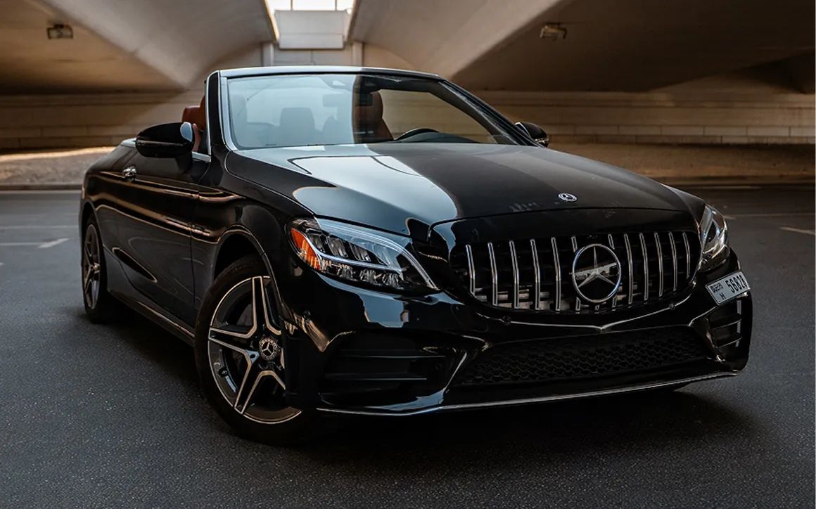 Mercedes-Benz C300 Convertible - image 4